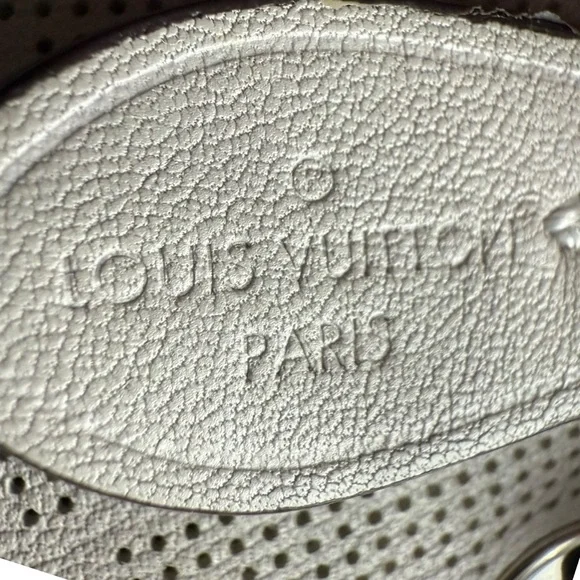 Louis Vuitton Bella Mahina Leather Bella Bucket Bag - Picture 7 of 13